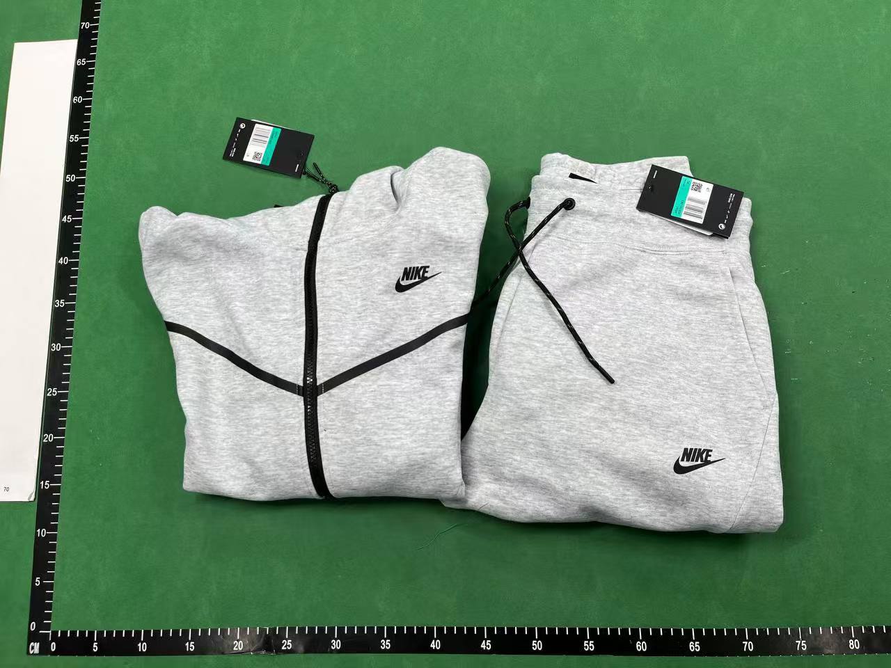   NIKE Tech set - 5