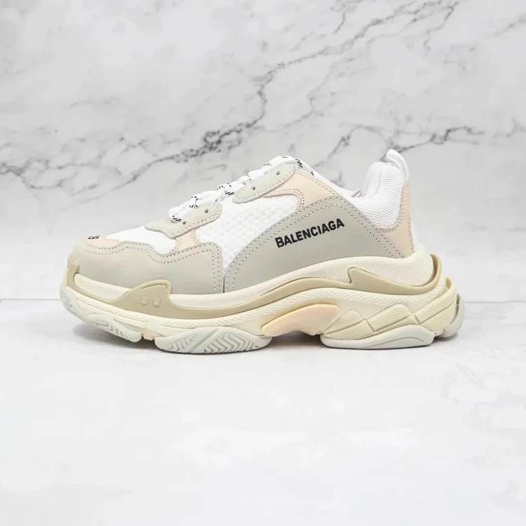  Balenciaga Track    