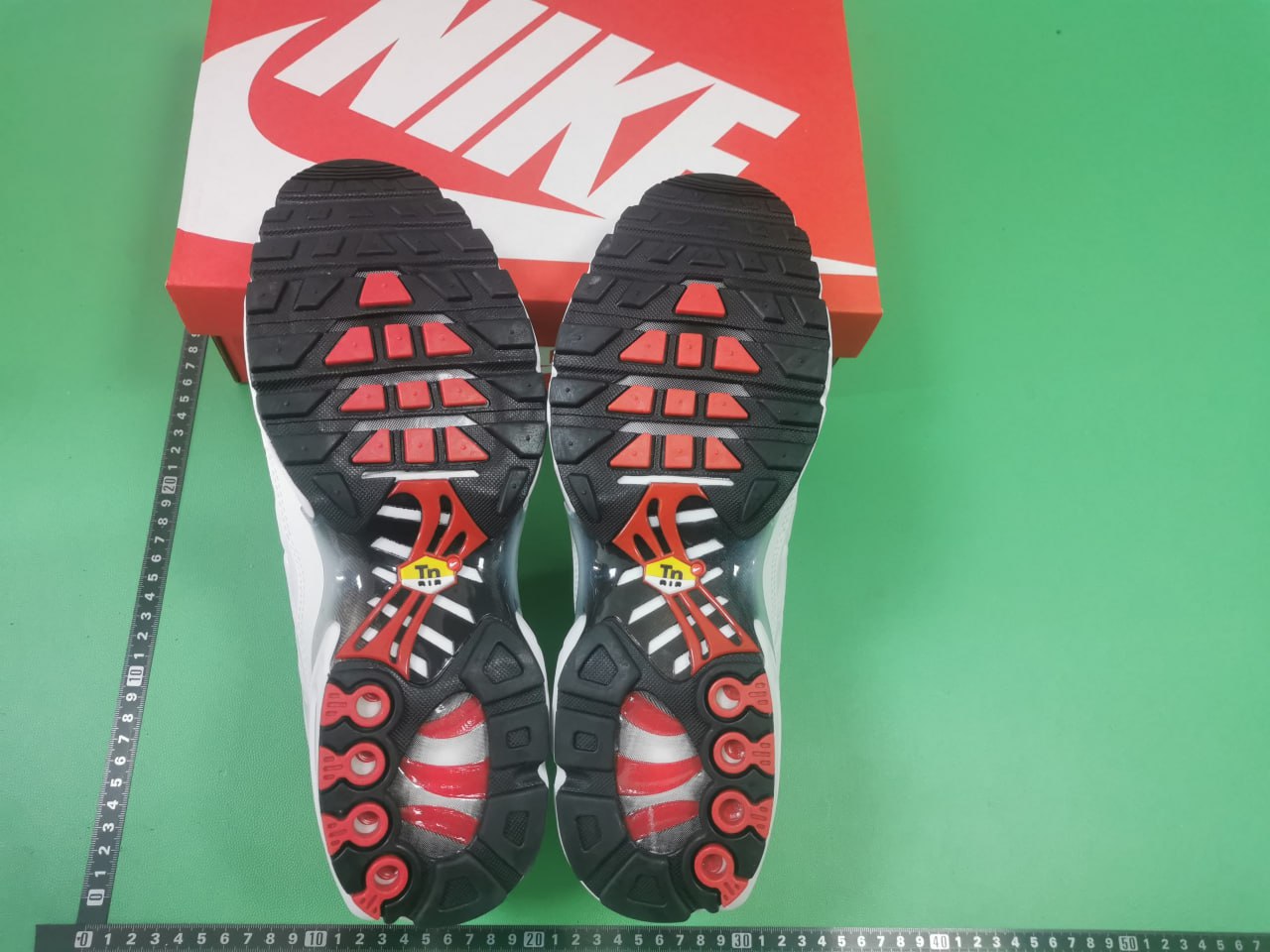BF  NIKE  TN - 2