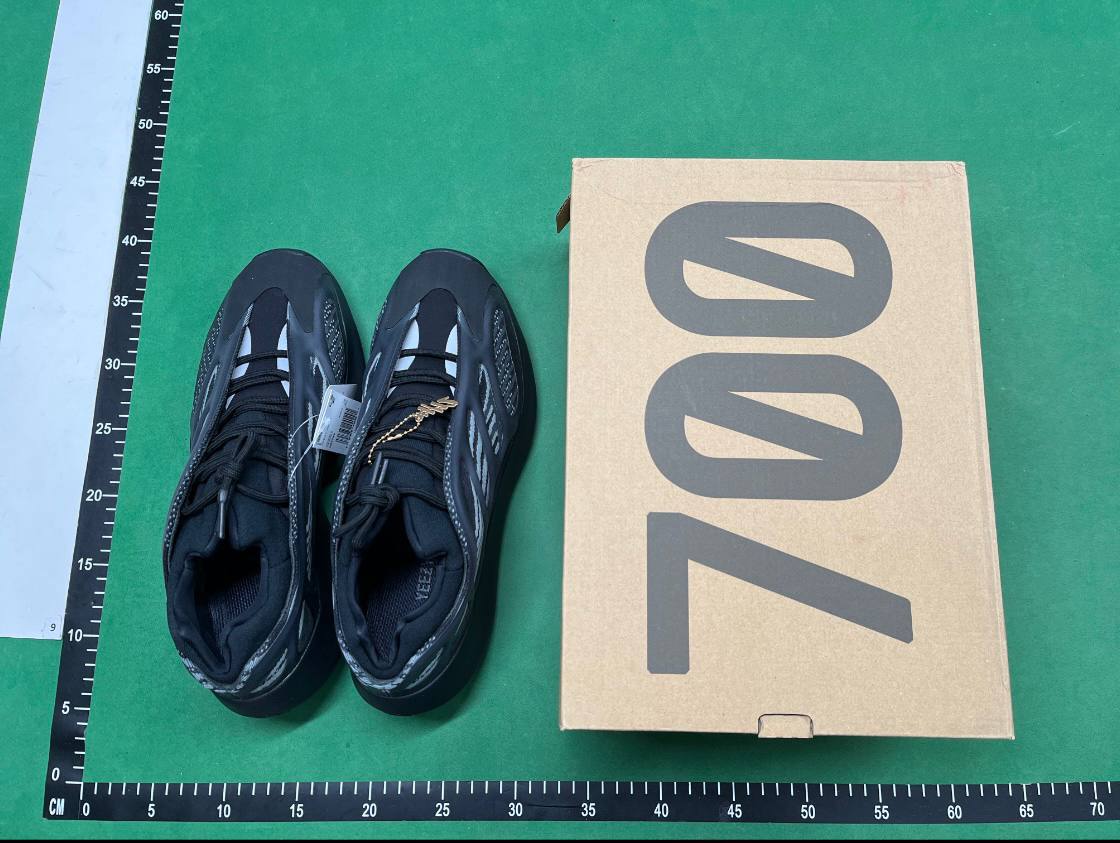  adidas originals Yeezy boots 700 v3 - 3