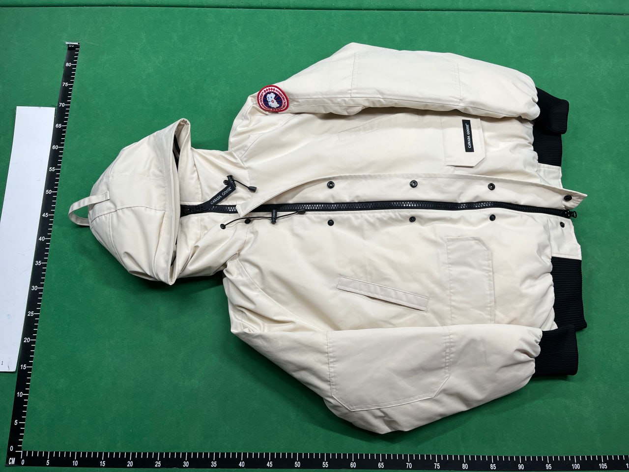   Canada Goose(+12 color)                                                                                                - 5