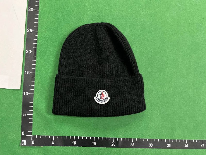 Moncler hat  (39 CP) - 3