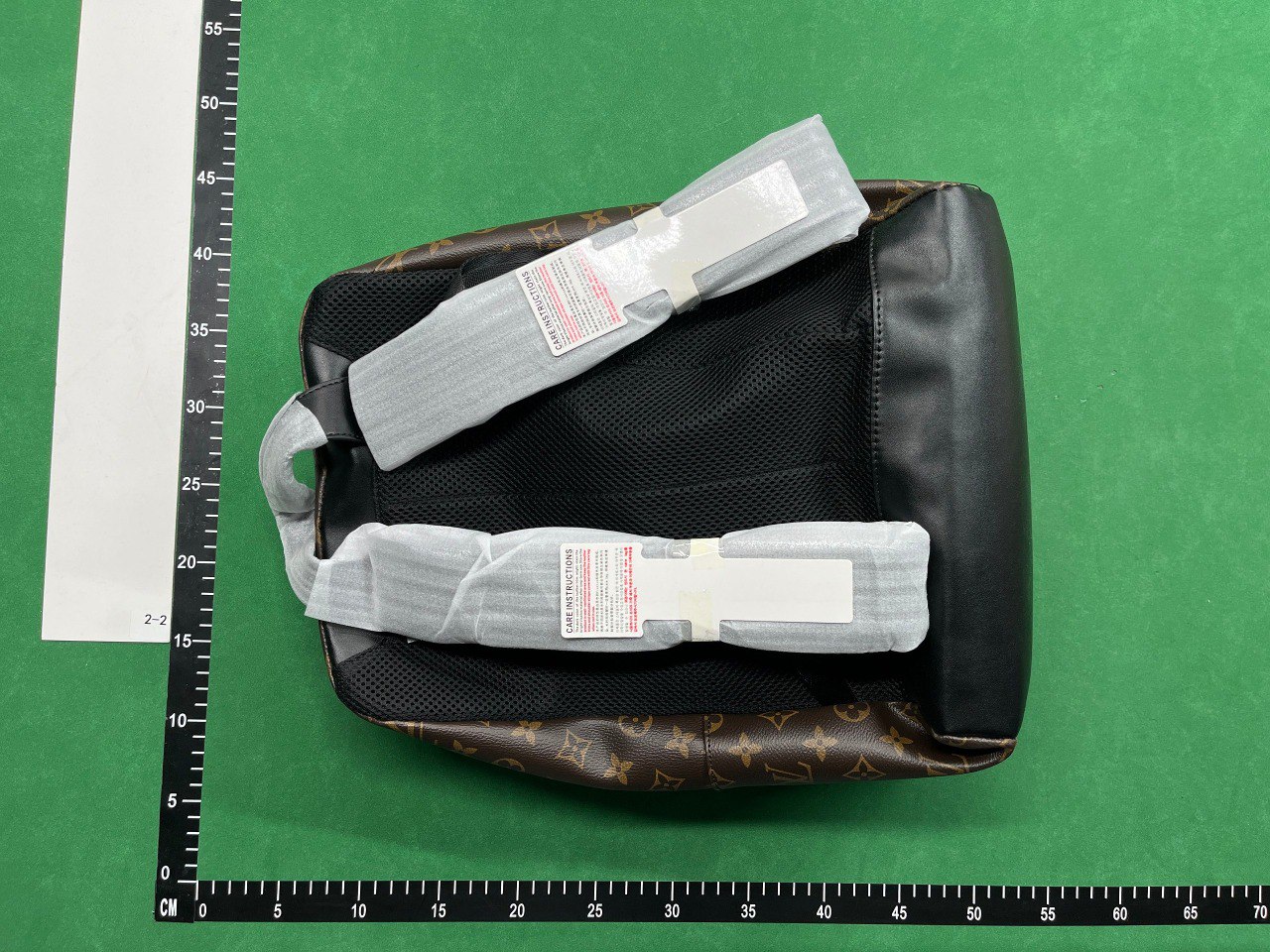 Louis Vuitton Bag                                                                                                         Louis Vuitton Bag                                                              - 3