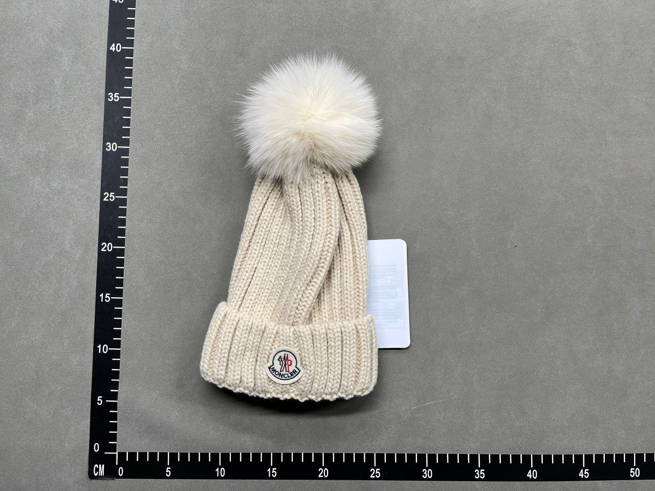 Moncler Hat                                                                                                             - 4