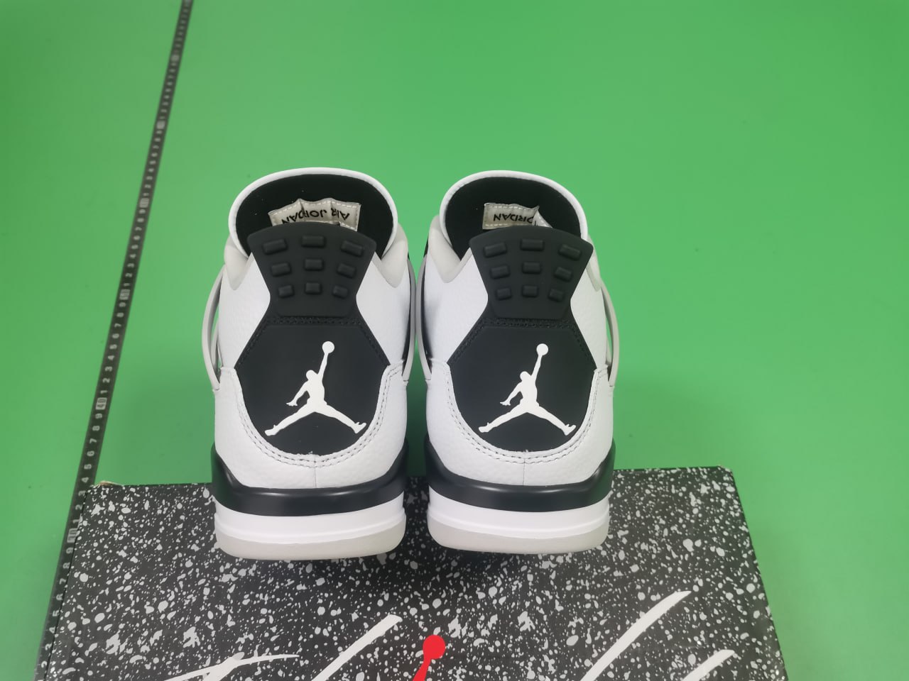  Jordan 4 - 3