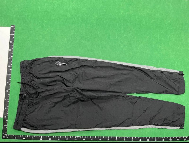 Trapstar tracksuit  (39 CP) ????Price:¥350 ≈ $48.61 - 3