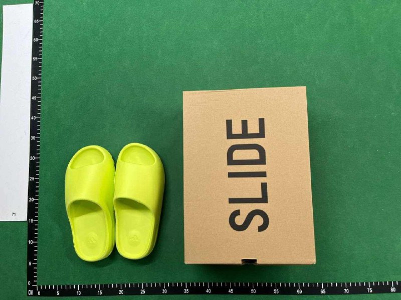  Yezzy slipper  (19 CP) - 3