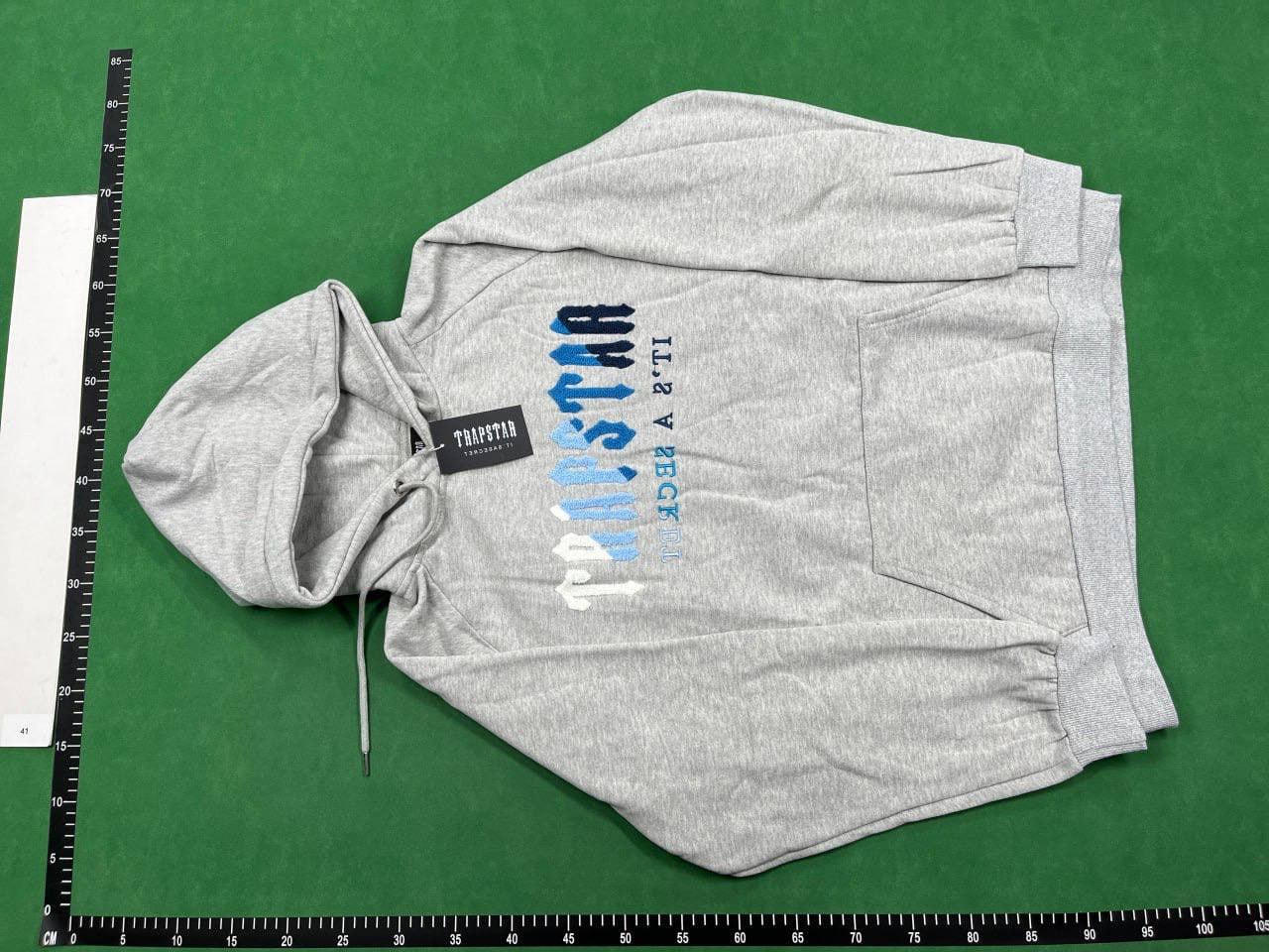Trapstar suit  (39 CP) - 2