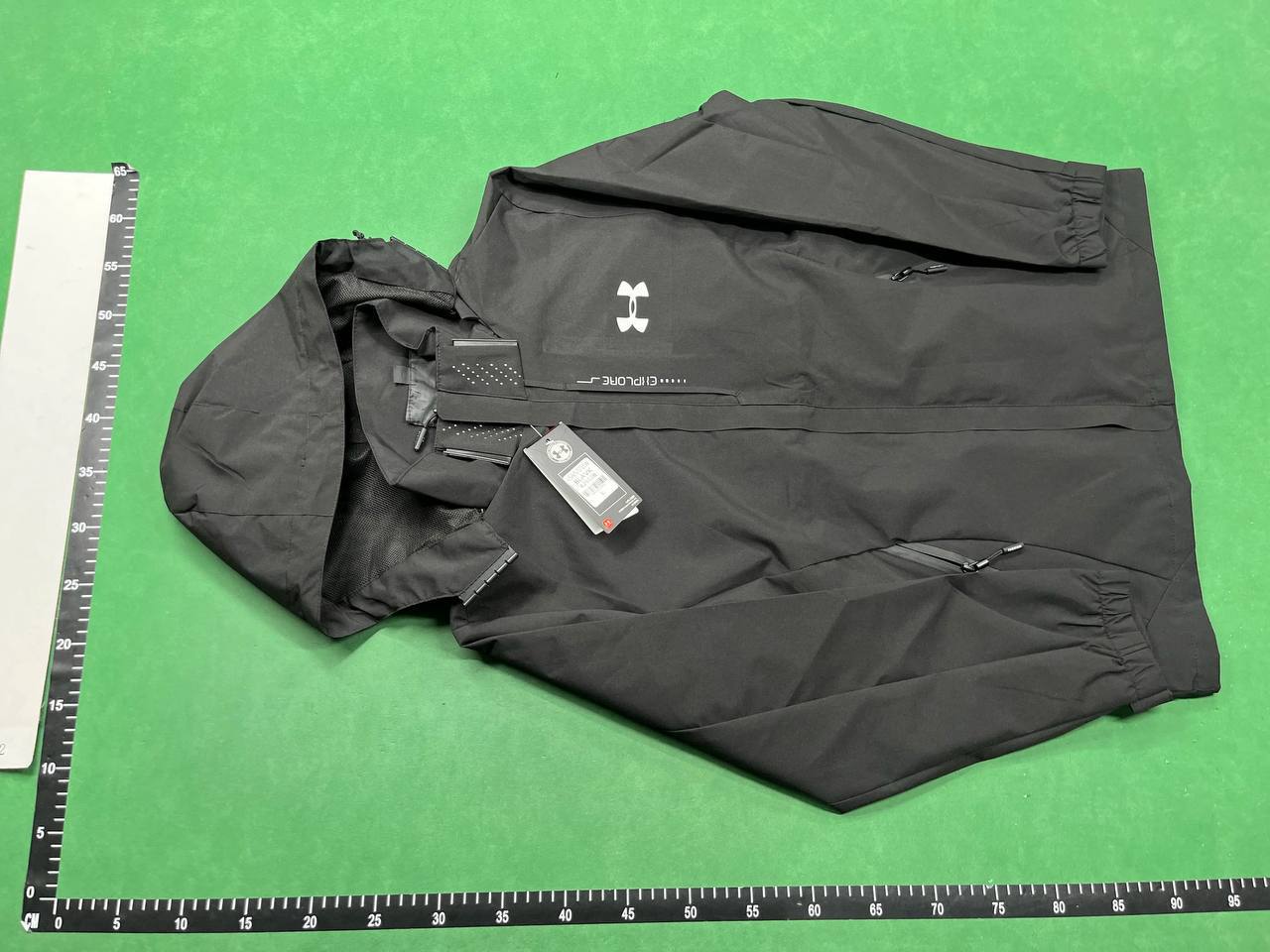 Under Armour Windbreaker - 3
