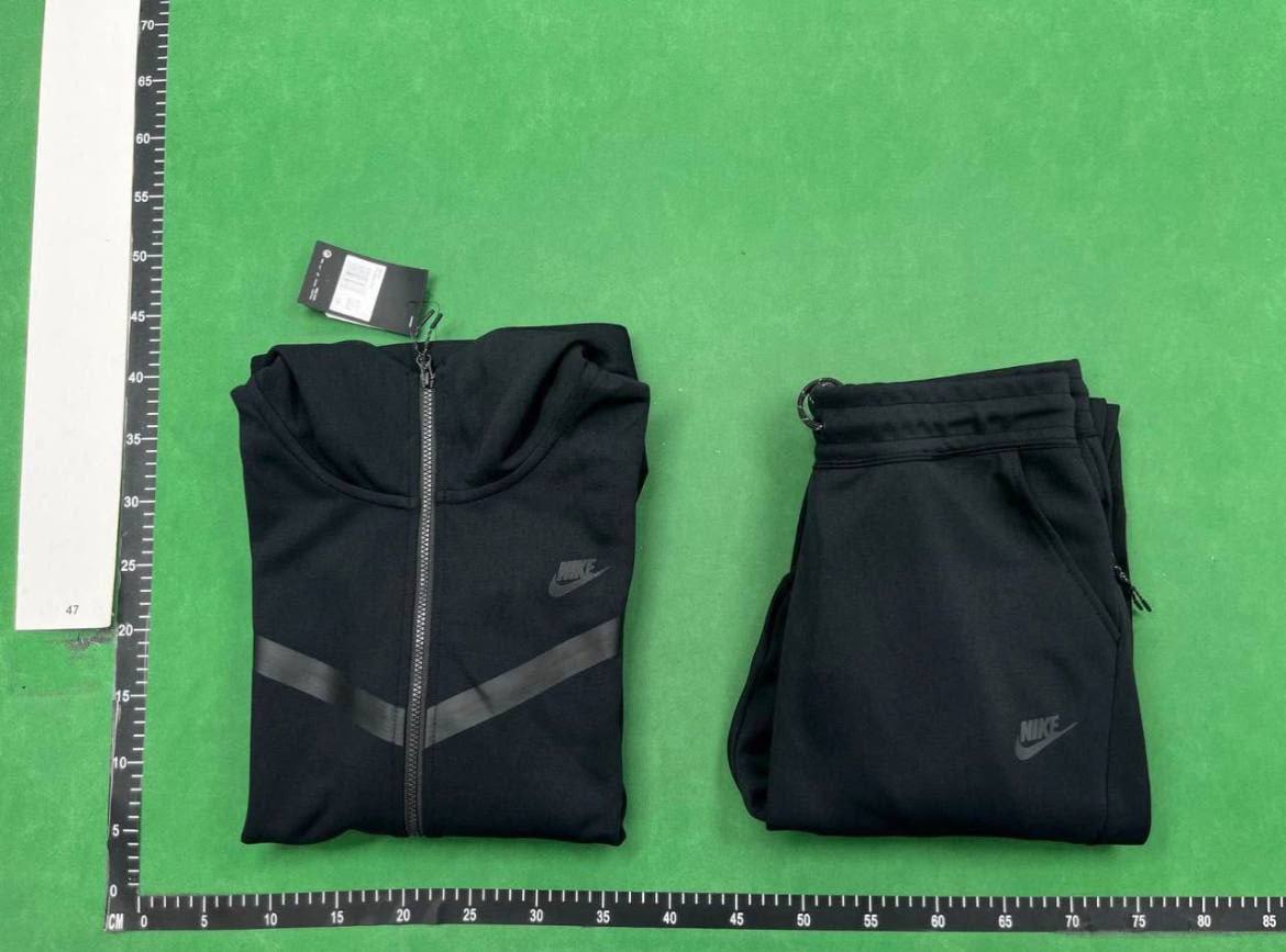  Nike suit  - 2
