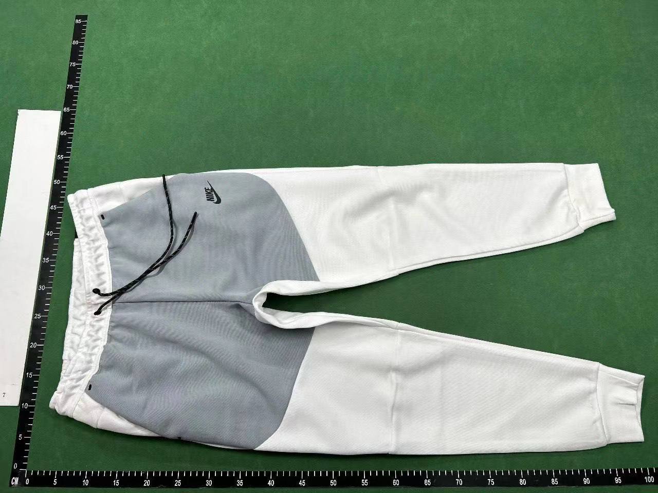 MANY NIKE TECH - 2