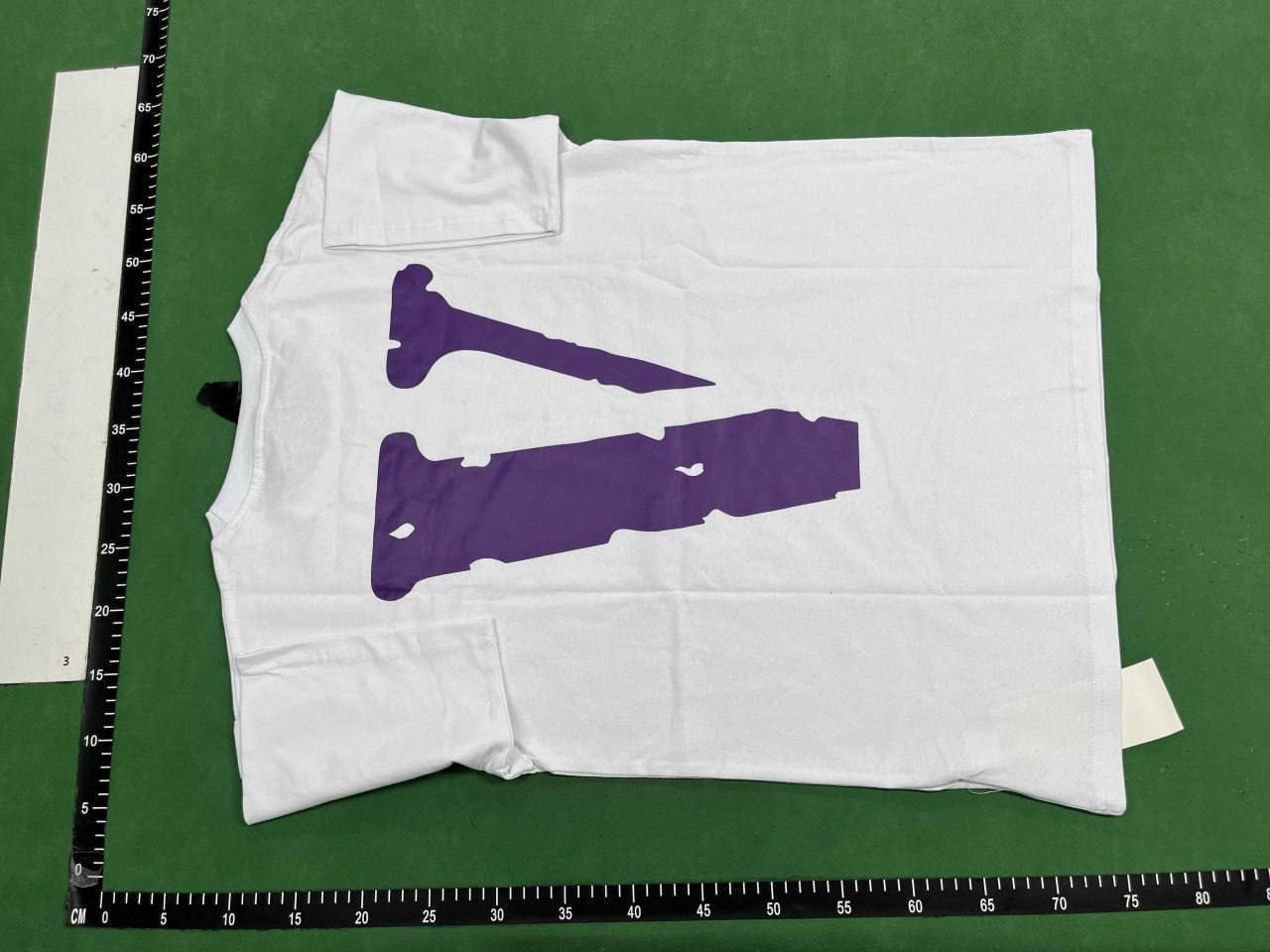 Vlone tee    (40 CP) - 3