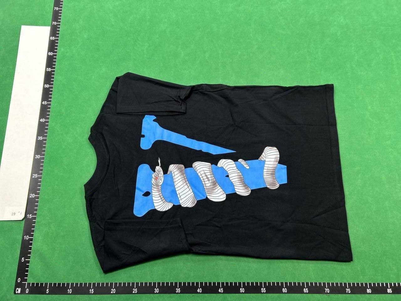 Vlone tee    (40 CP) - 2