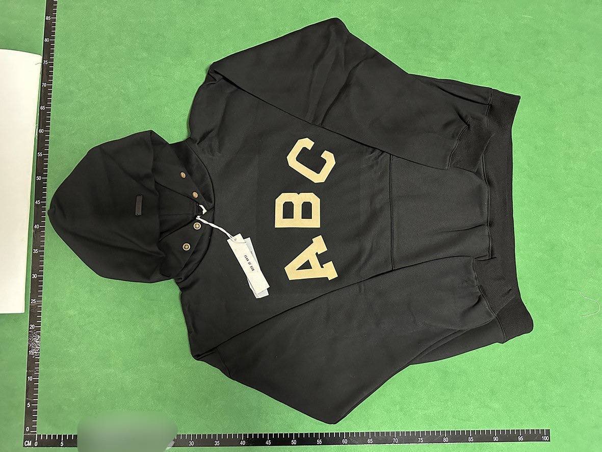 Essentials hoodie    (40 CP) - 5