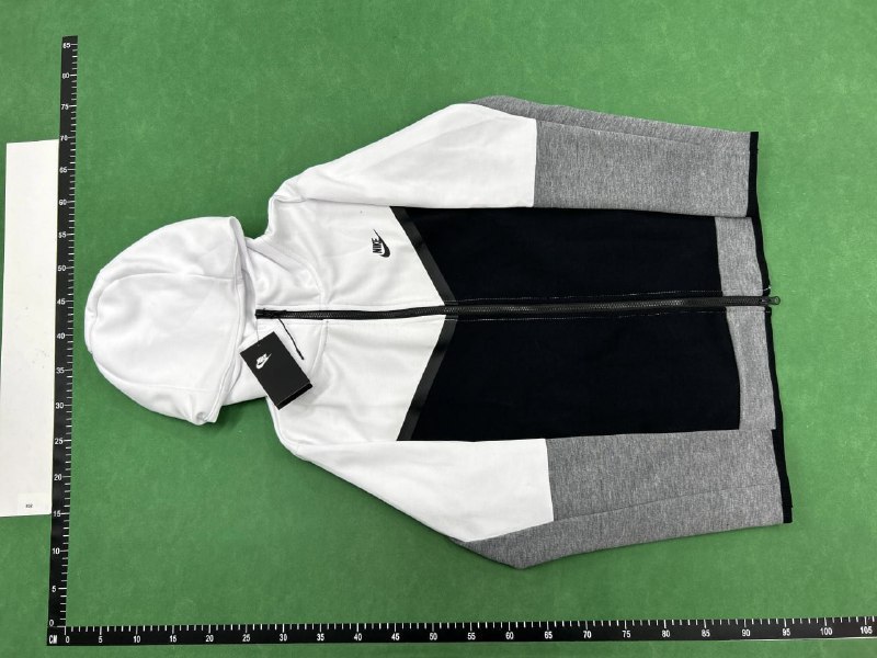 Nike suit - 3