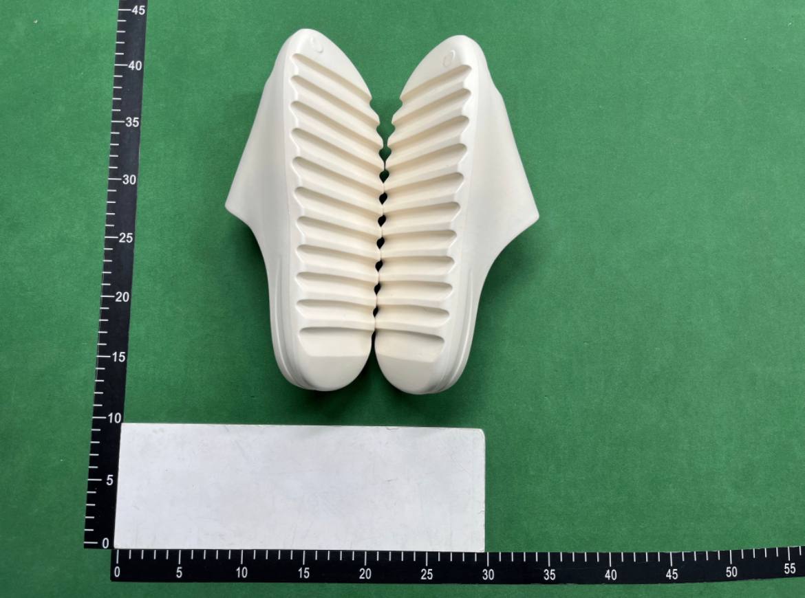 Yeezy Slide - 4