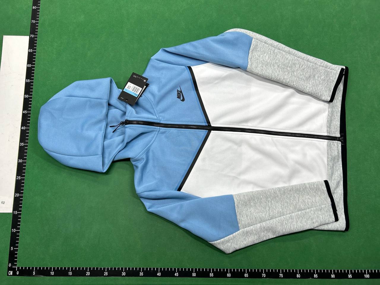  Nike tech suits - 4