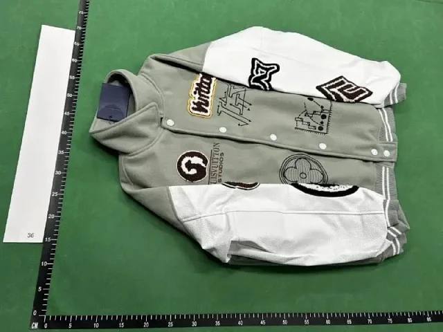 Louis Vuitton Coat  - 2