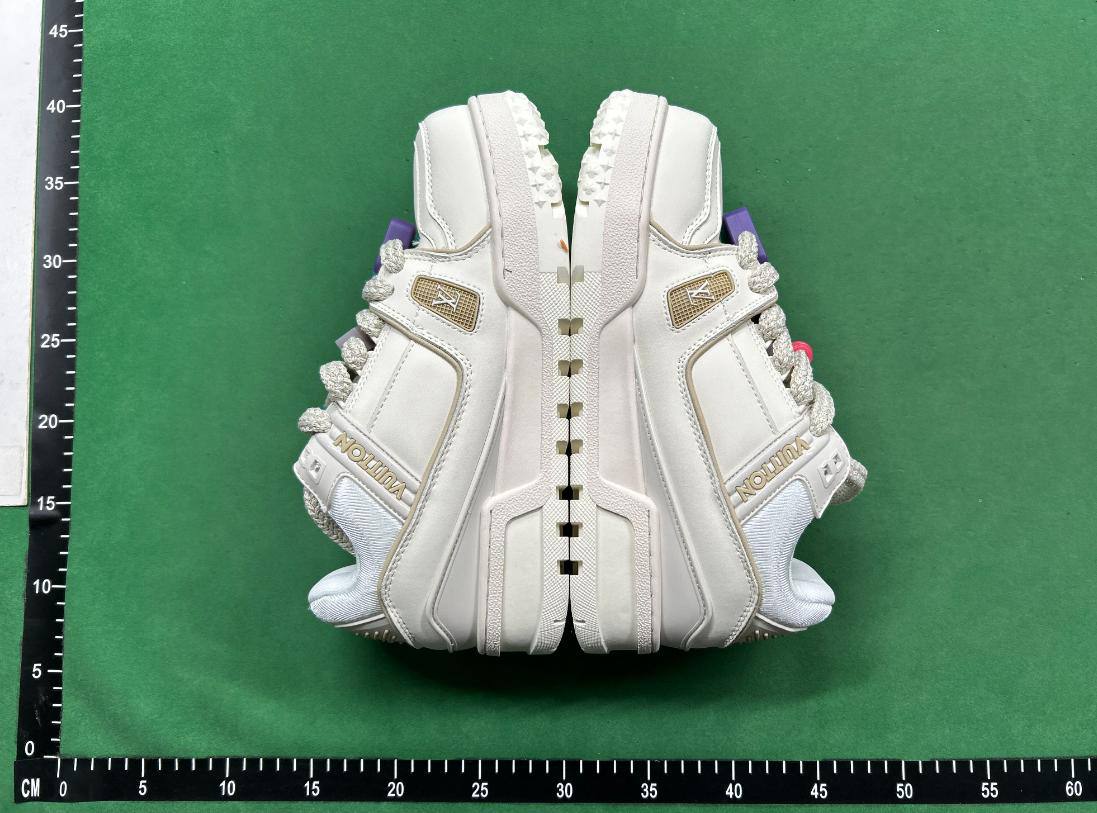 LOUIS VUITTON Trainer - 3