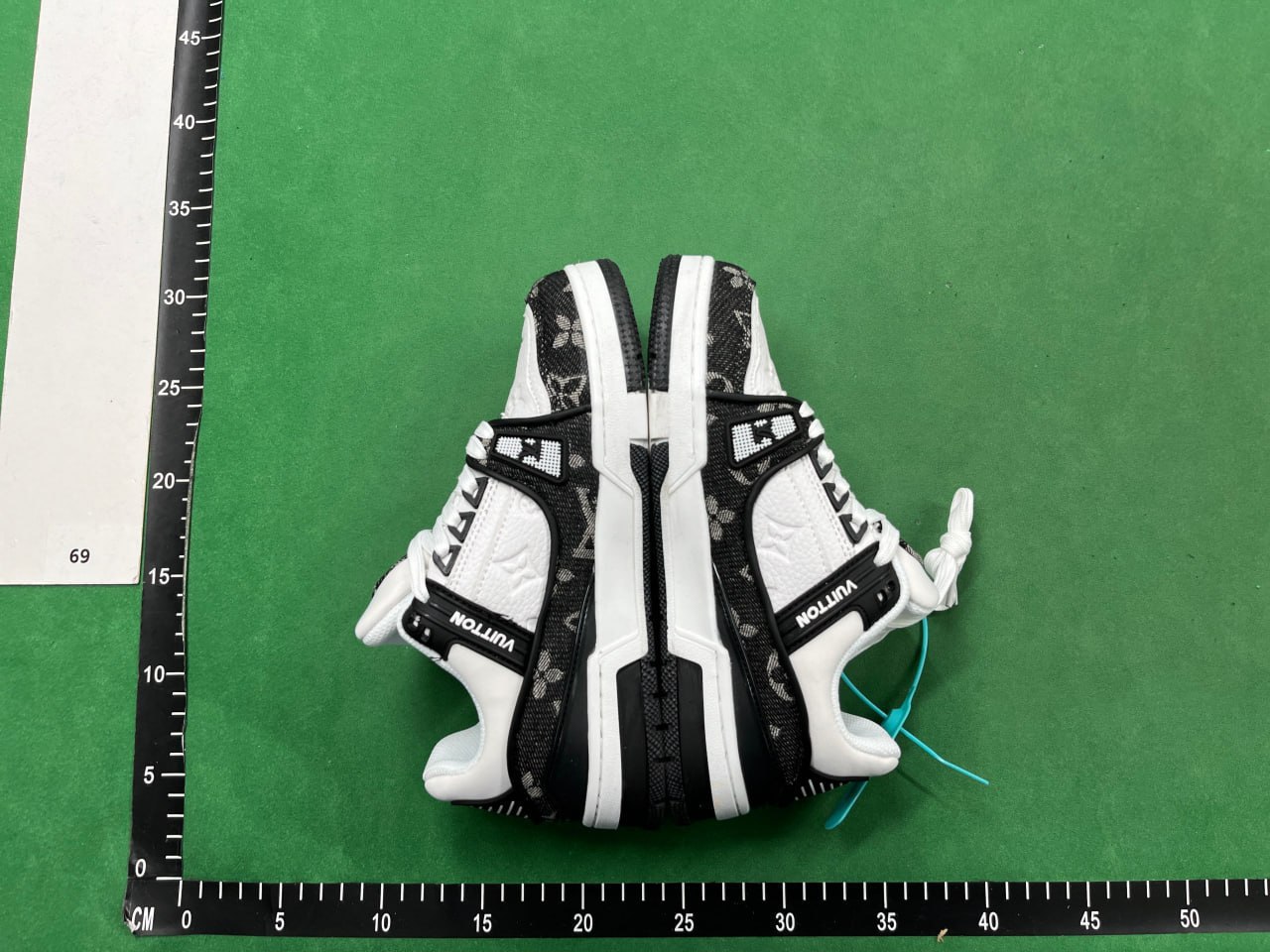 LOUIS VUITTON Trainer - 4