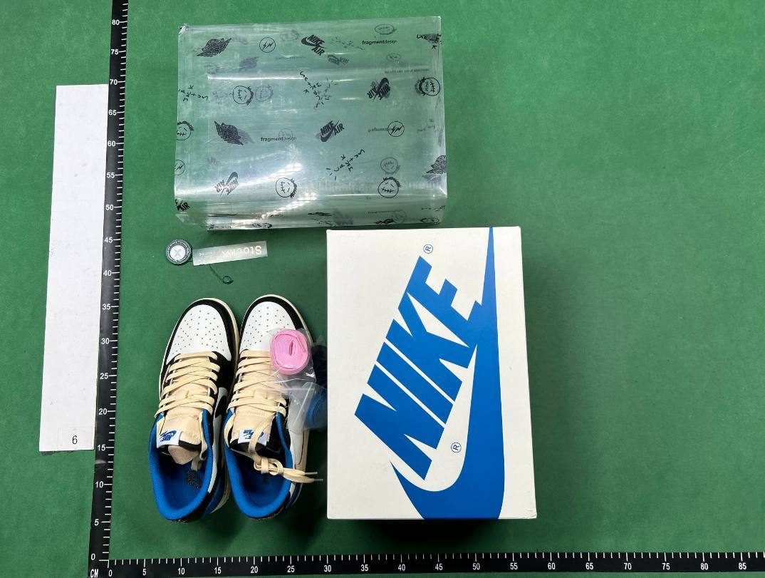 JORDAN 1 x TRAVIS - 2