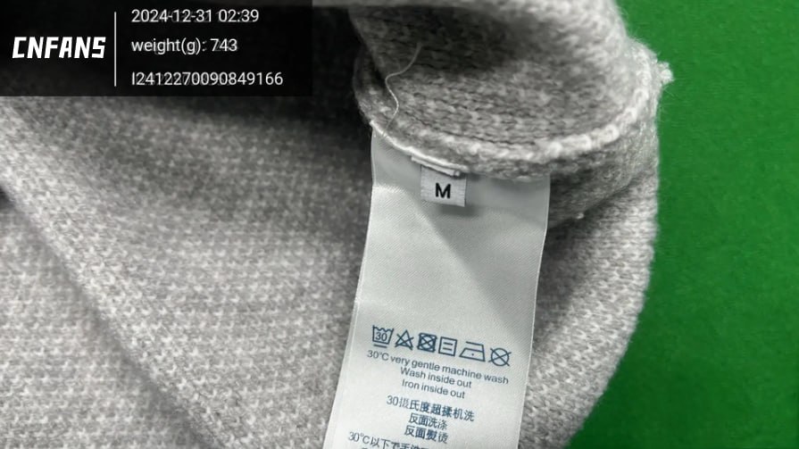 LV Louis Vuitton Sweater (27 styles) - 3