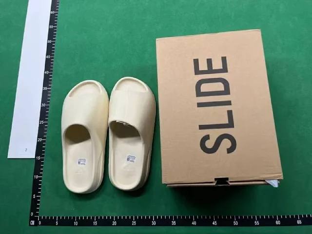  Yeezy Slide  - 3