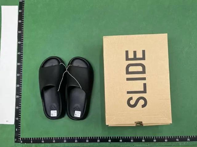  Yeezy Slide  - 4