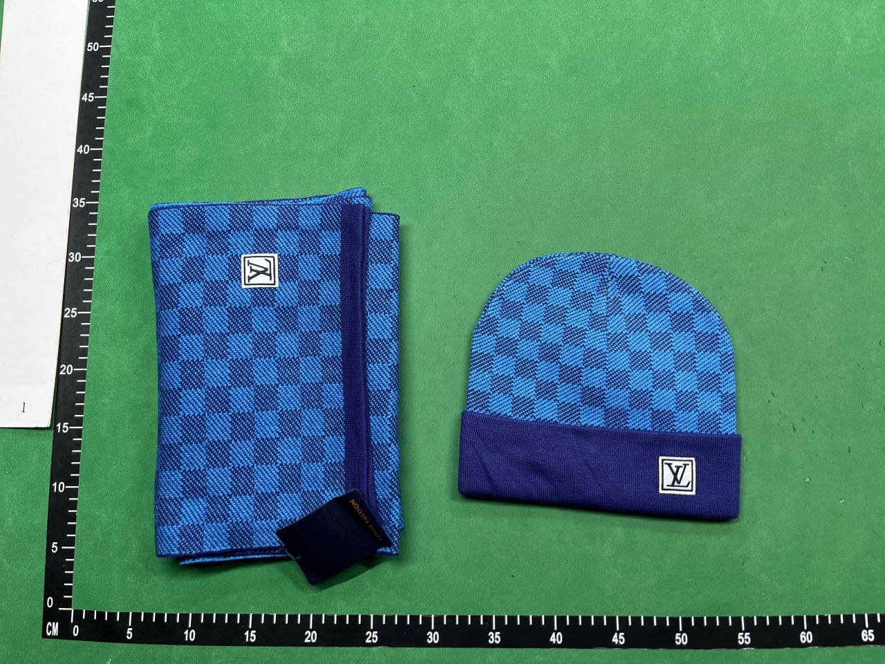 LV scarf & Beanie - 3