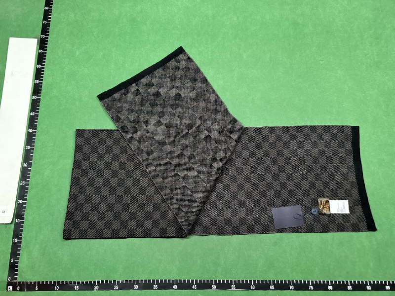LV scarf & Beanie - 4