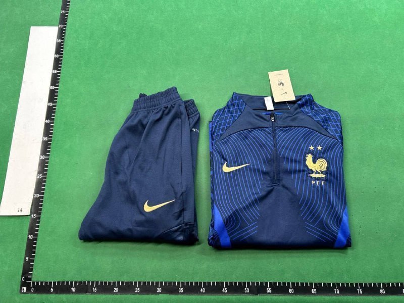 Football suit and jacket   (40 CP) - 2