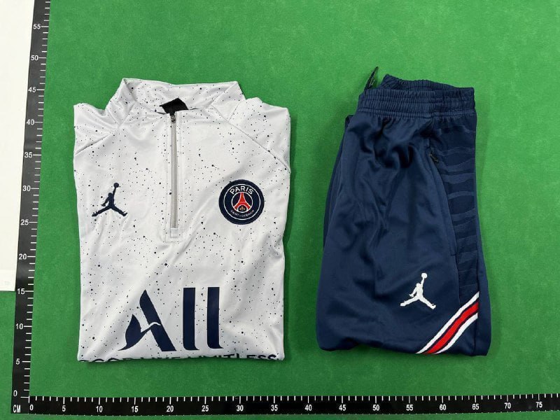 Football suit and jacket   (40 CP) - 3