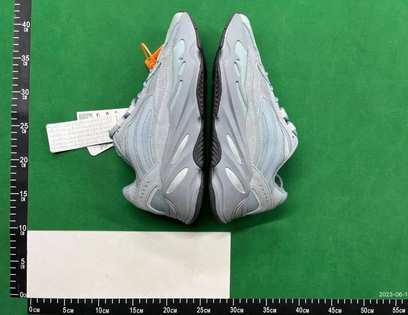 Yeezy boost 700 - 3