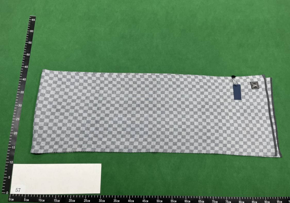 LV Louis Vuitton Beanie & Scarf - 3