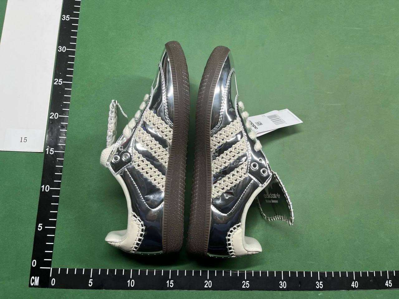 Adidas shoes   (40 CP) - 5