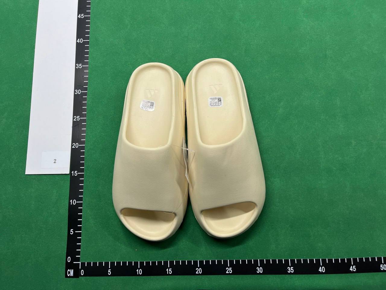 Adidas originals Yeezy Slippers - 3