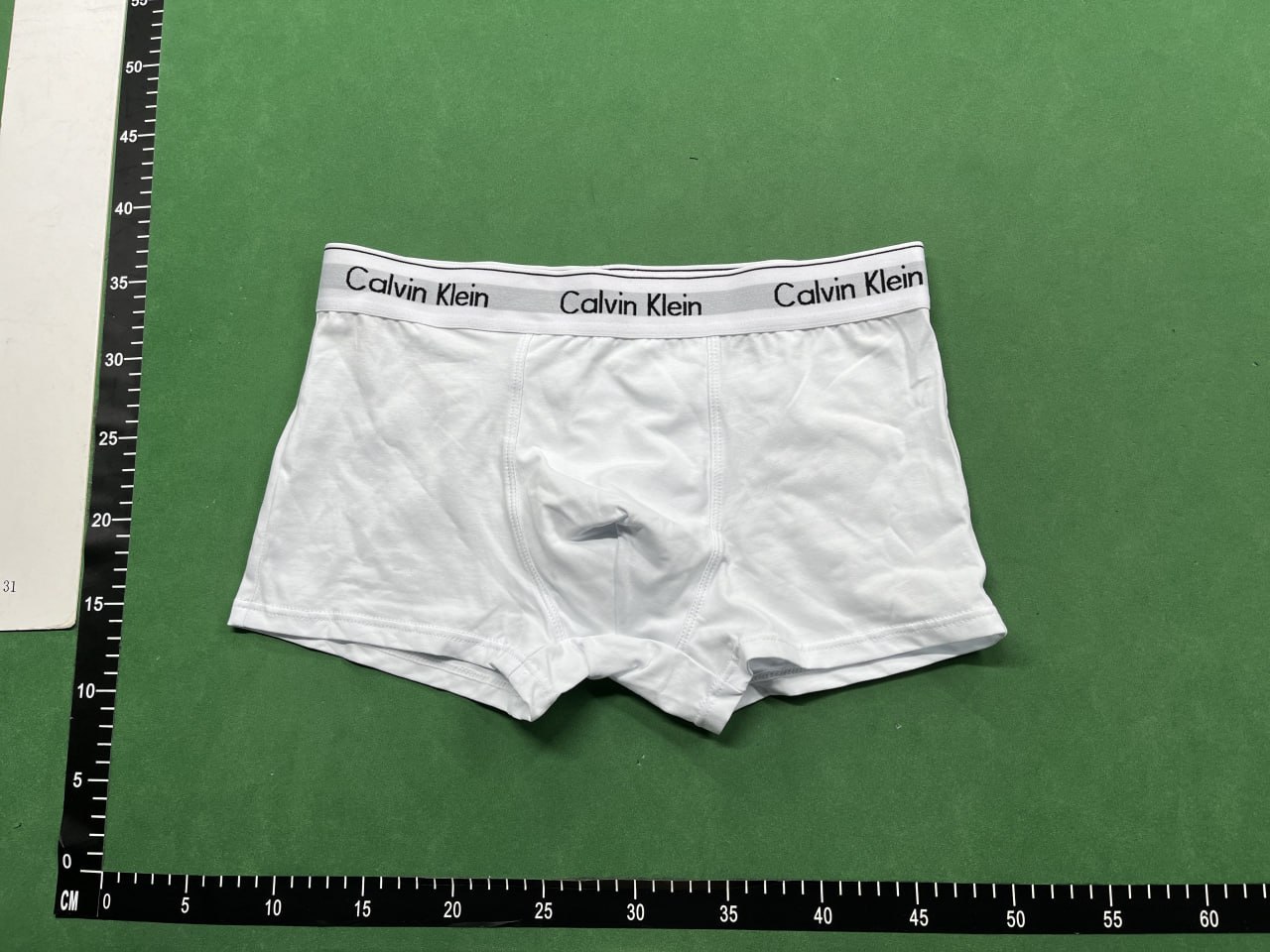 CALVIN KLEIN   - 5
