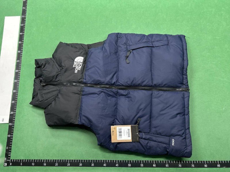 The north face down jacket vest    (40 CP) - 4