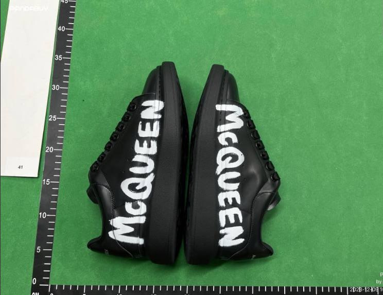 Alexander McQueen - 4