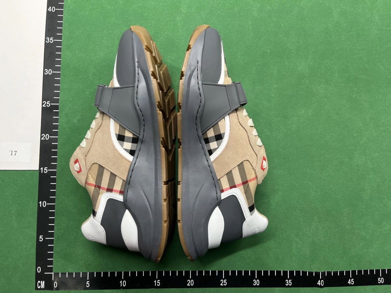  LV Trainer Shoes Louis vuitton Burberry sneakers  - 3