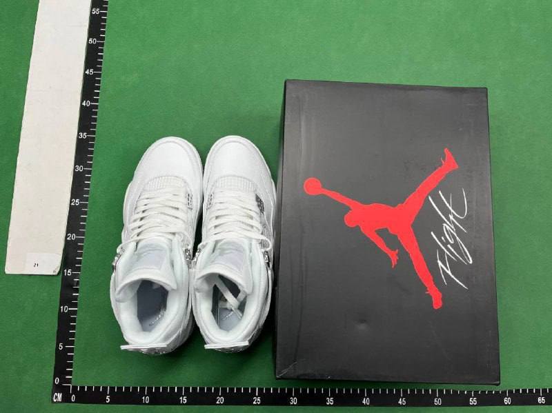 Air Jordan AJ4 - 4