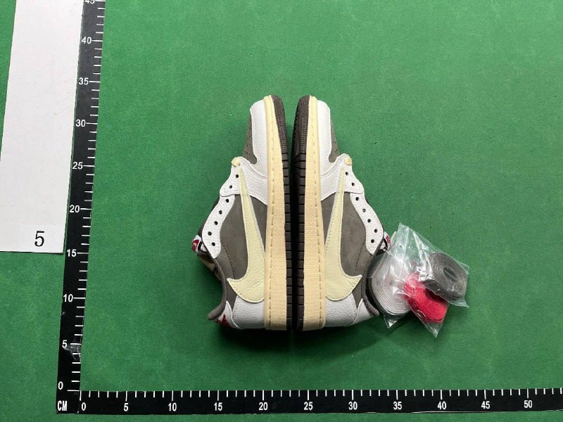  JORDAN 1 - 4