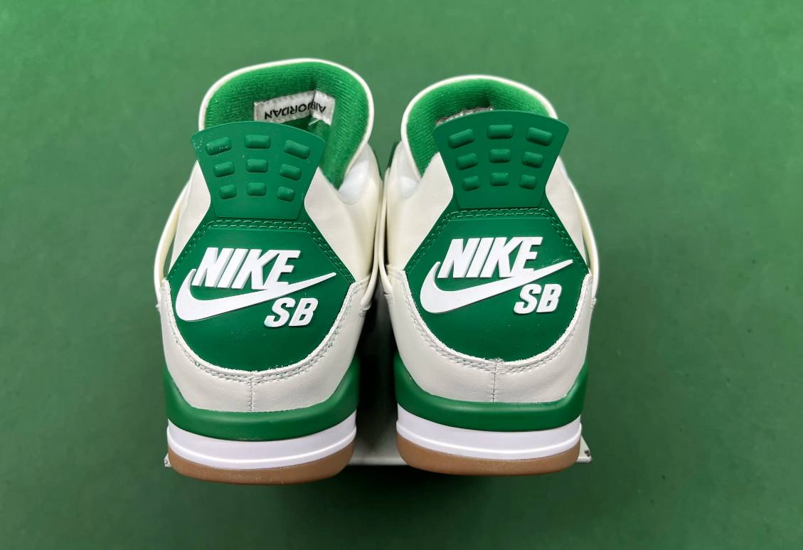 Jordan 4 SB - 4