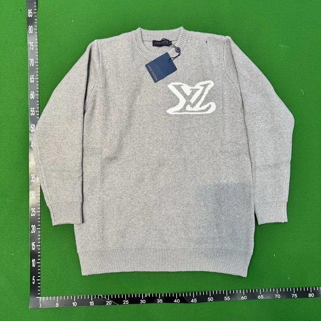  LV sweater
