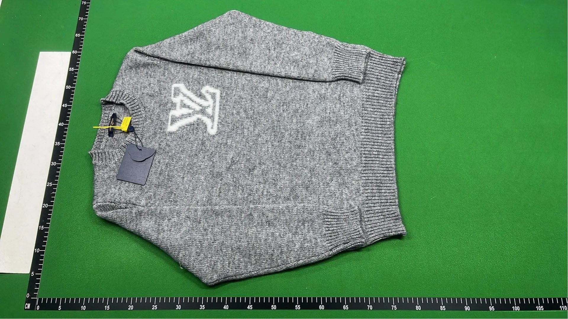  LV sweater - 2