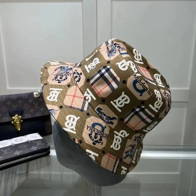 burberry hat                                                                                        