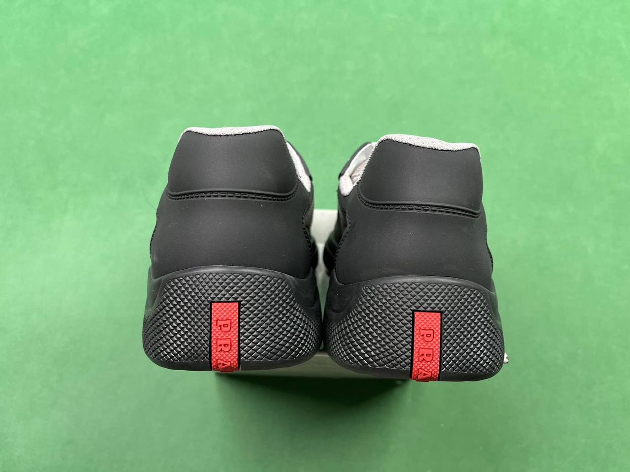 PRADA                                                                                                   - 4
