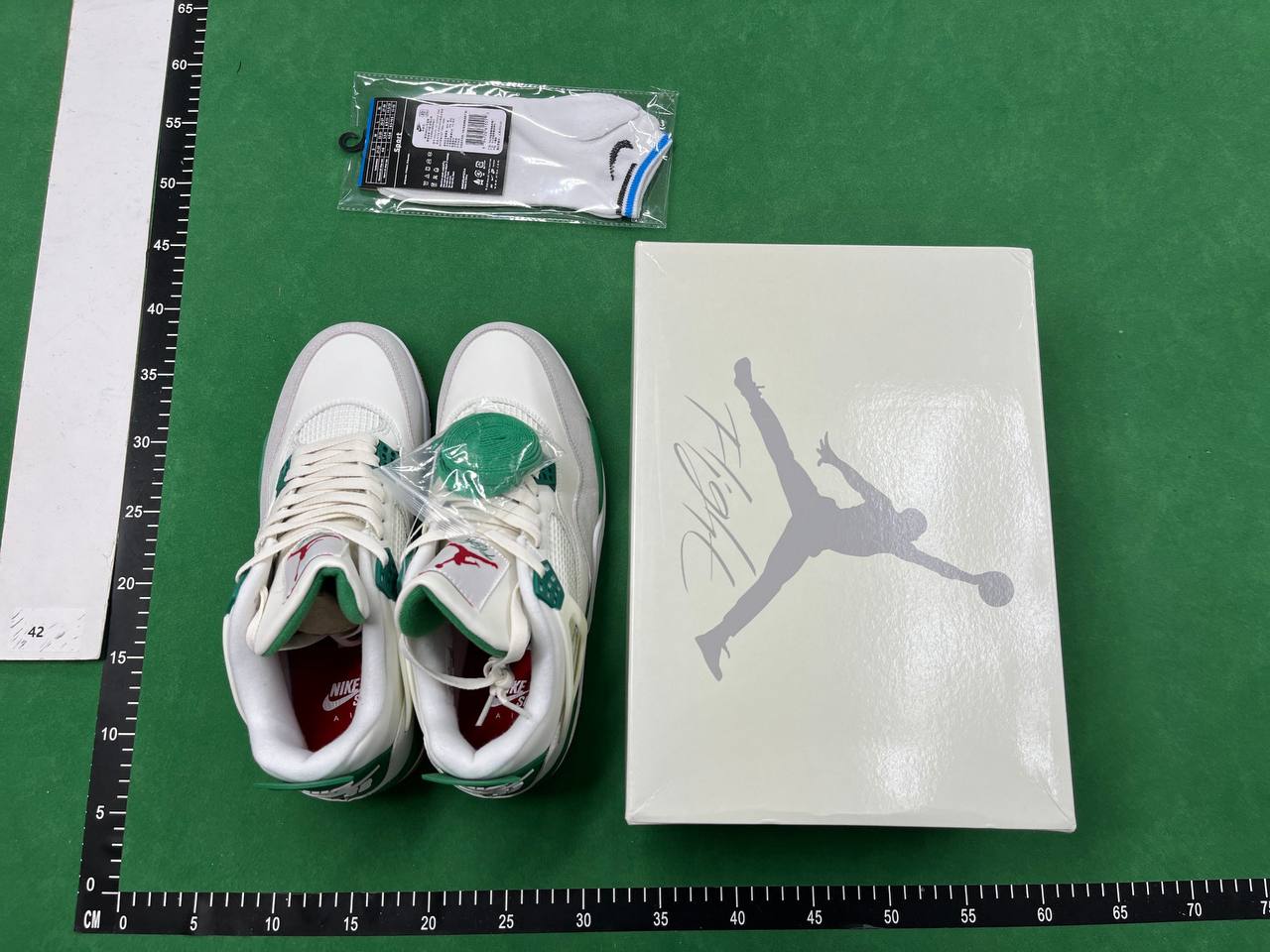 JORDAN 4                                                                                                   - 4