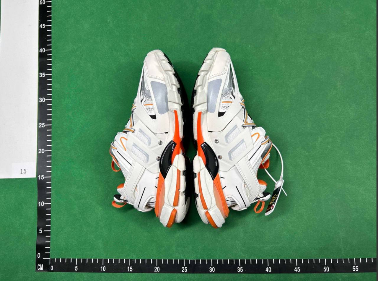  Balenciaga Track