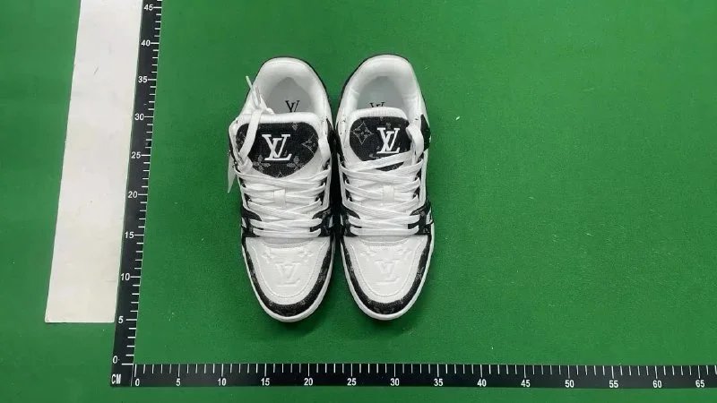 LV Louis Vuitton Trainer Shoes Sneakers - 3
